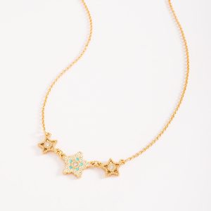 Collar con dijes de estrella en baño de oro y esmalte tono turquesa